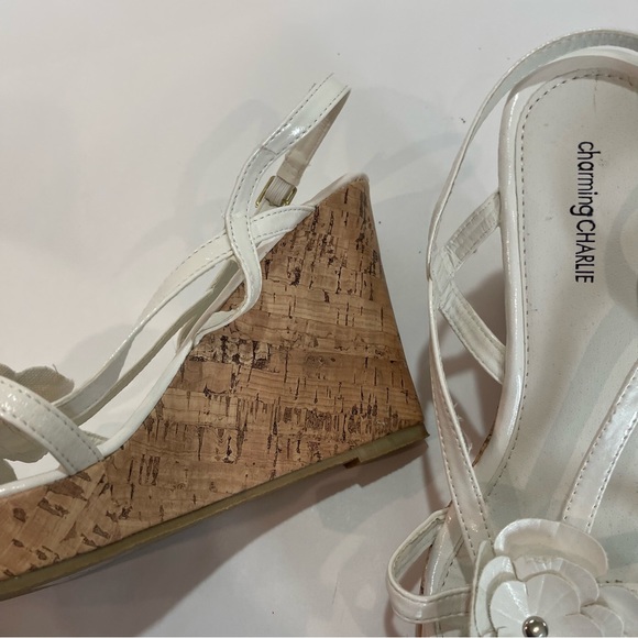 CHARMING CHARLIE size 11 white flowered cork wedge sandal flower accent straps - Picture 11 of 16